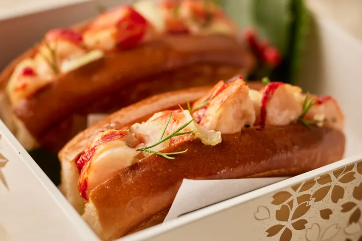 圖5、「波士頓龍蝦堡」每日嚴選新鮮龍蝦入饌，柔嫩鮮甜的海味輔以清雅調味，將大海的純粹鮮美昇華至極。