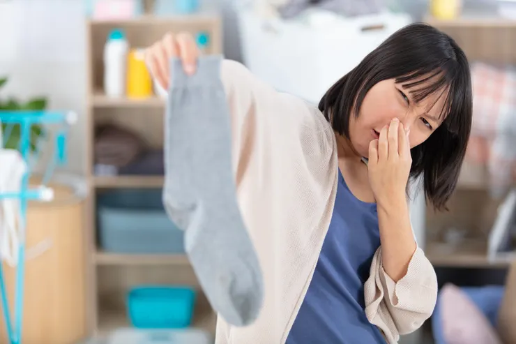 襪子最髒的地方其實是貼合腳底的那一面，那裡藏滿了妳的腳汗。圖/123RF圖庫