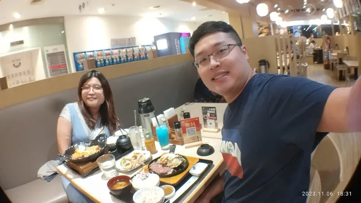 我們夫妻倆享受的美食時光就在京都勝牛