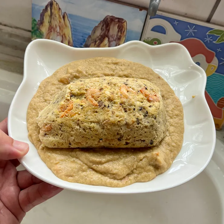 粽跟醬盛盤後長這樣