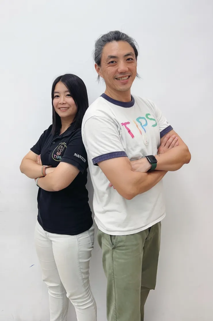 TIPS英典教育學習中心創辦人Bella主任(左)、William老師(右)