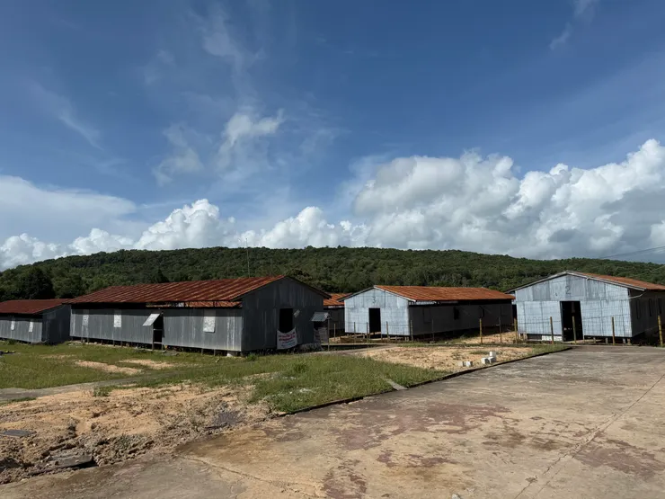 一棟一棟的牢房