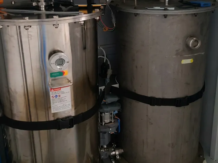 圖說：化學吸附透過觸媒反應將毒性分解，不只能處理劇毒砷、磷氣體，吸附濾桶更具備長達3.5至4年的超長壽命。（資料來源：鉅為）