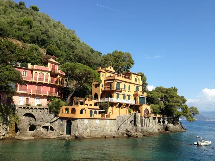 遠方看起來需要'鈔'能力的場所