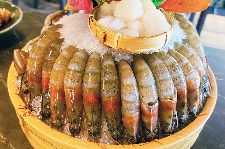 內湖火鍋推薦│柳記螺螄粉火鍋，訂位即送海鮮，當月壽星滿額霸氣贈送海鮮塔