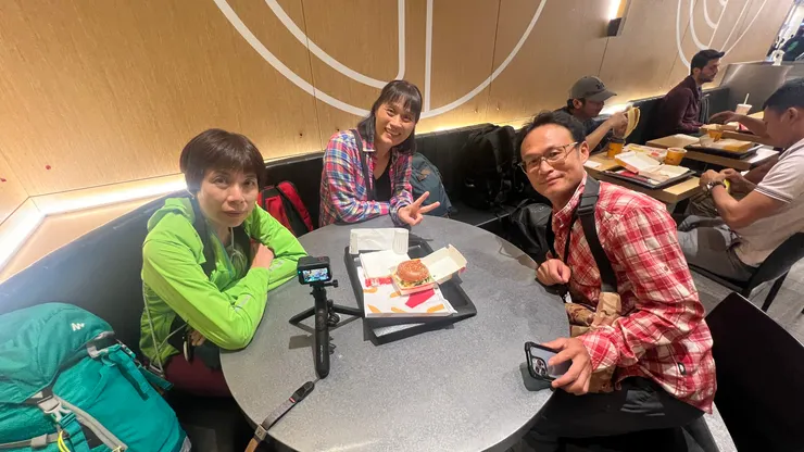 杜拜機場麥當勞漢堡約台幣200元