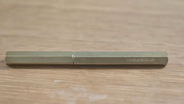 第N支鋼筆，第一支雷雕刻字の黃銅鋼筆