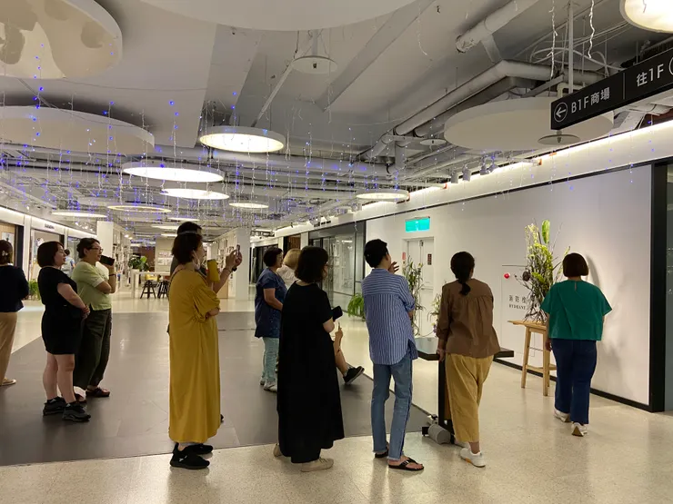 在德國花藝大師 Ursula Wegener 的帶領下，各位花藝師們享受了美好的學習時光