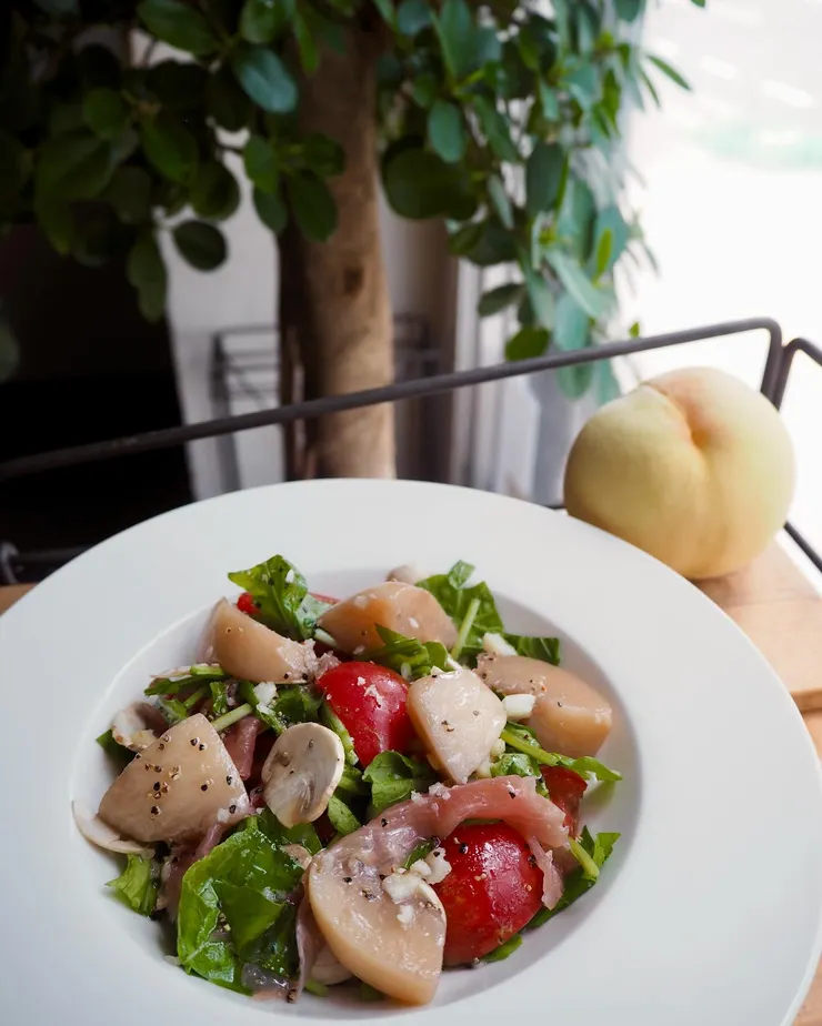 ▲ever green 活動限定的「白桃沙拉」(照片摘自 ever green IG)