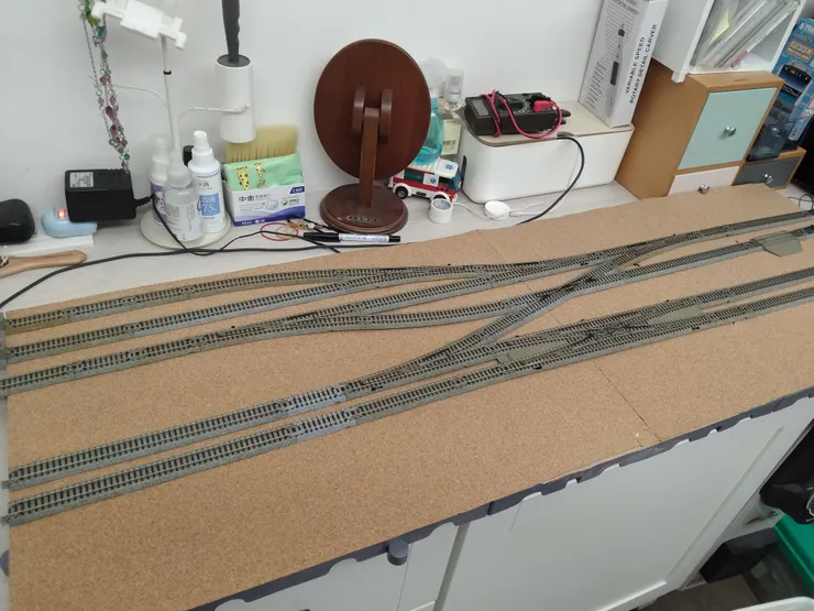 鋪上軟木墊多了一些地貌變化