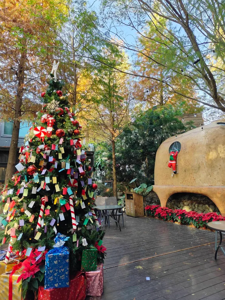 聖誕節的環境裝飾，充滿歡樂的節慶氣氛