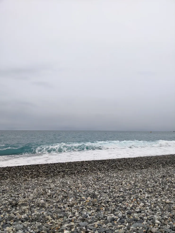 走出去就可以直接到七星潭