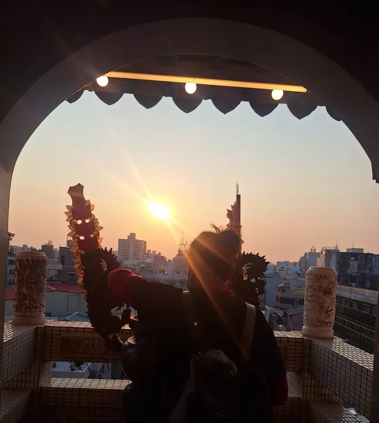 從這個角度往外看，蠻有一番味道的。