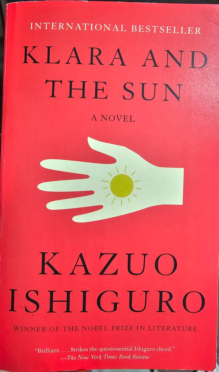 英文版《克拉拉與太陽》書皮