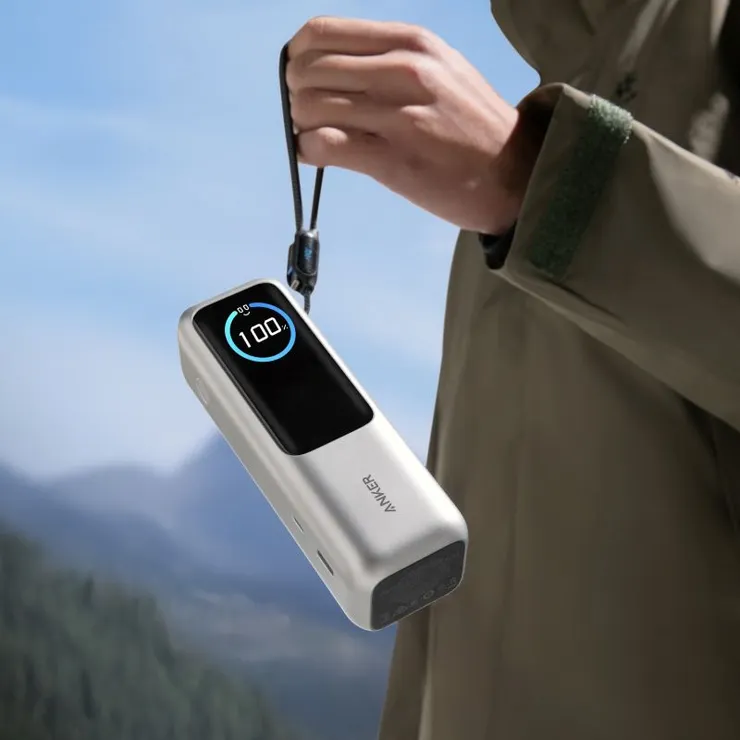 ▲「ANKER A1695 25000mAh 165W自帶伸缩線行動電源」自上市以來即累積大量好評,此次驚喜推出全新銀色款式。