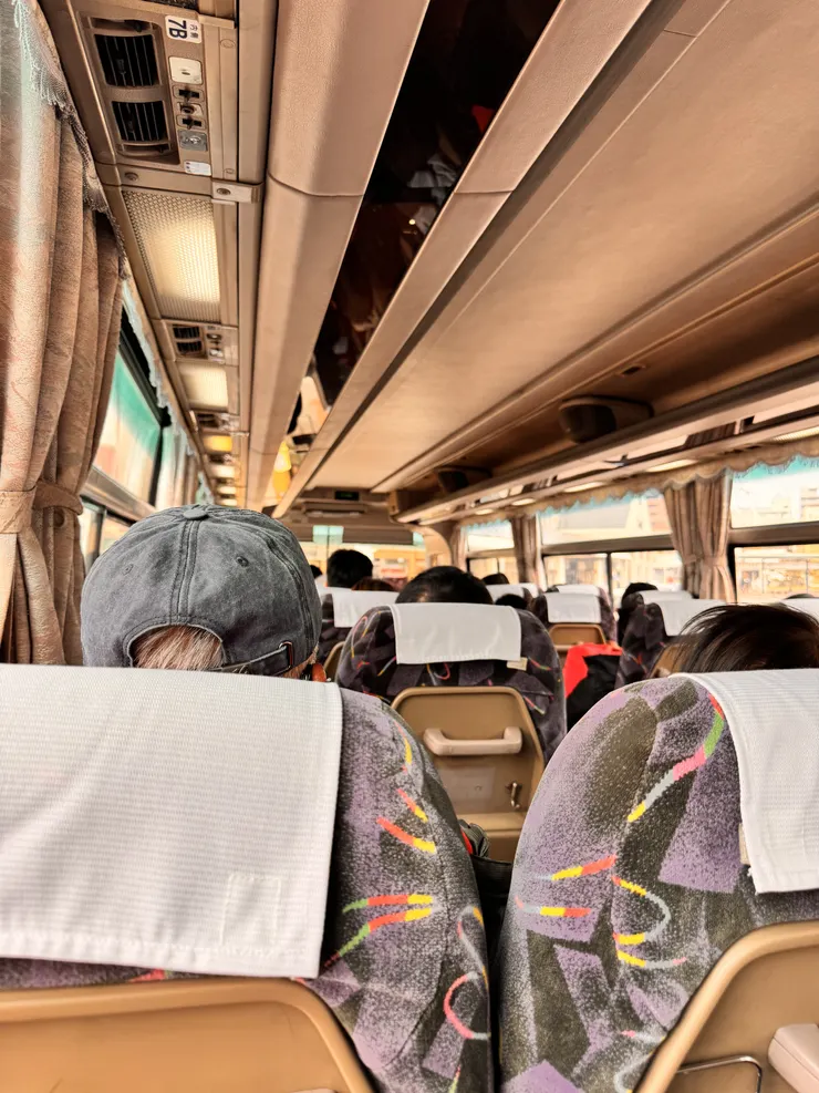 長榮自由行旅客專屬的巴士接送。省卻不少交通籌畫，可惜沒有回程(貪心~~)