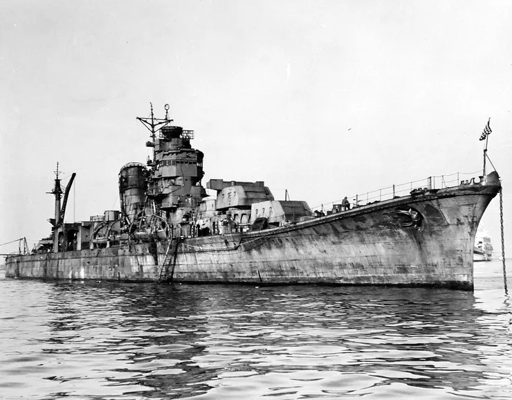 1946年，酒匂號等待原子彈試驗