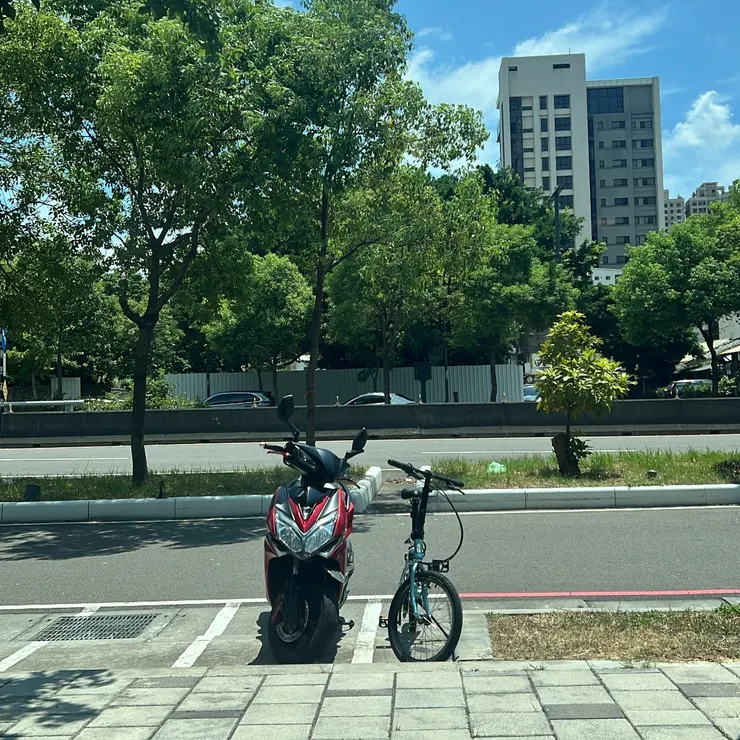 熱到快融化的腳踏車🚲