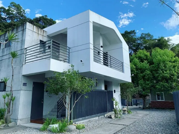 花蓮溫泉 瑞穗山下的厝