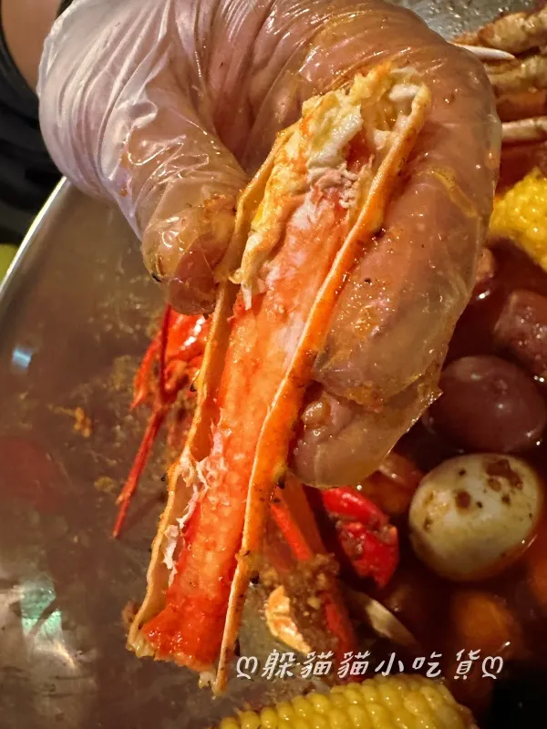 雪蟹腳肉滿多，質細好吃