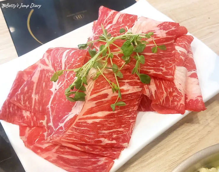 ▲「八方悅」精緻鍋物，自助吧吃到飽！鶯歌老街/圖片來源：Betty's Jump Diary