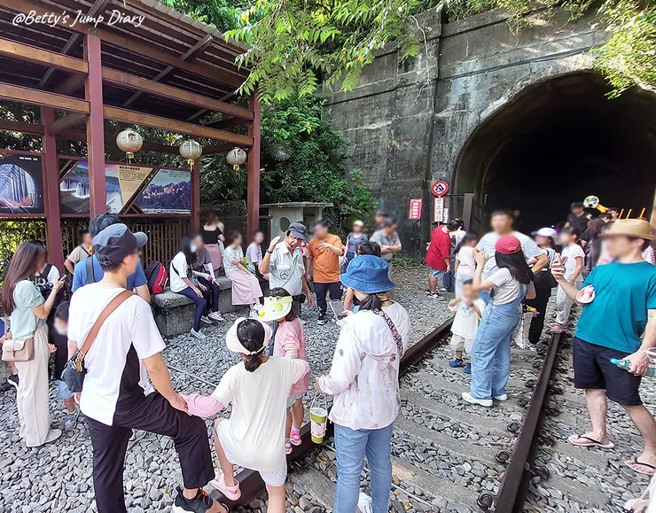 ▲苗栗三義-舊山線鐵道自行車C路線,龍騰站/圖片來源:Betty's Jump Diary