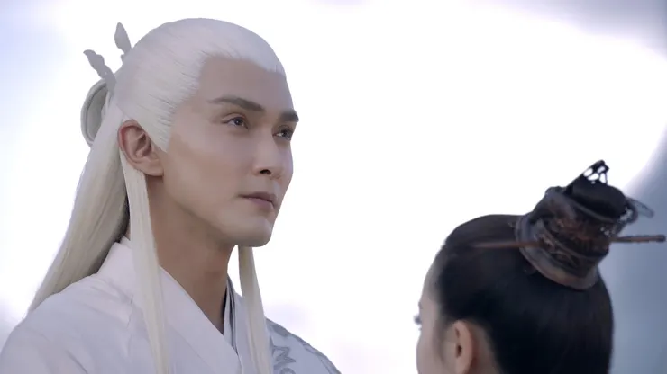 救下鳳九時，頭上還是玉簪