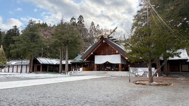 祂靜靜地在那裡，只要你願意敞開心房。