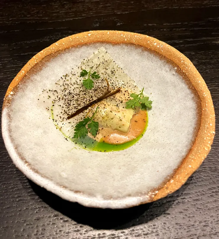 Leek vinaigrette, pumpkin seed praline and malted yeast / 大蔥