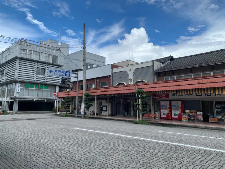 跟著指標前進大洲城。