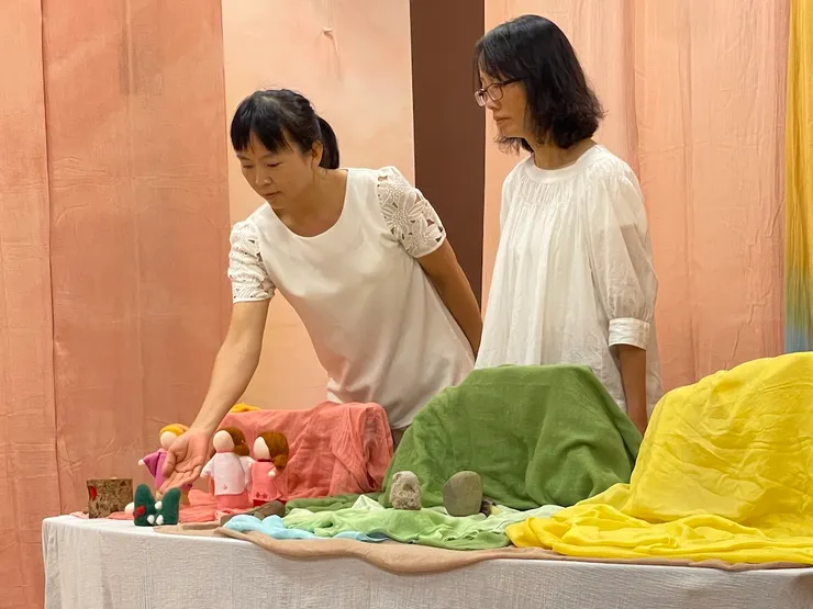 ▲彩虹屋每個慶典都會有偶劇演出，這是孩子們期待時刻。