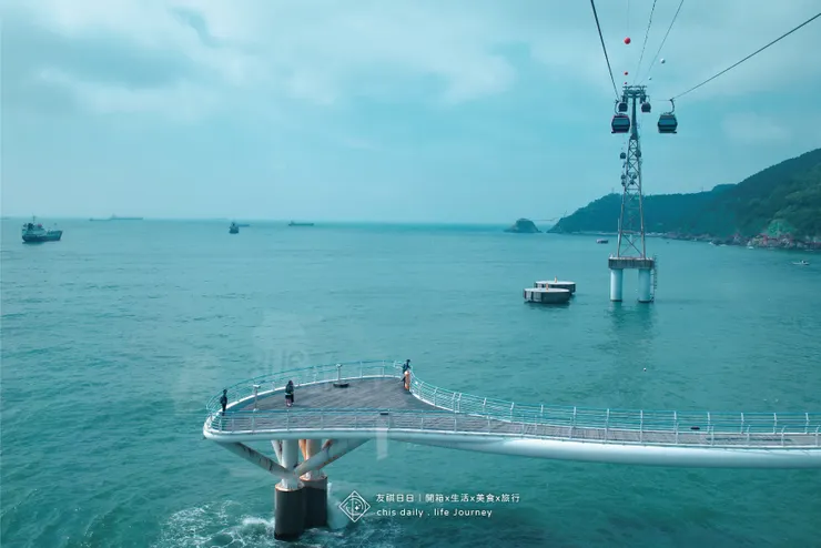 一路延伸到海上的天空步道觀景台