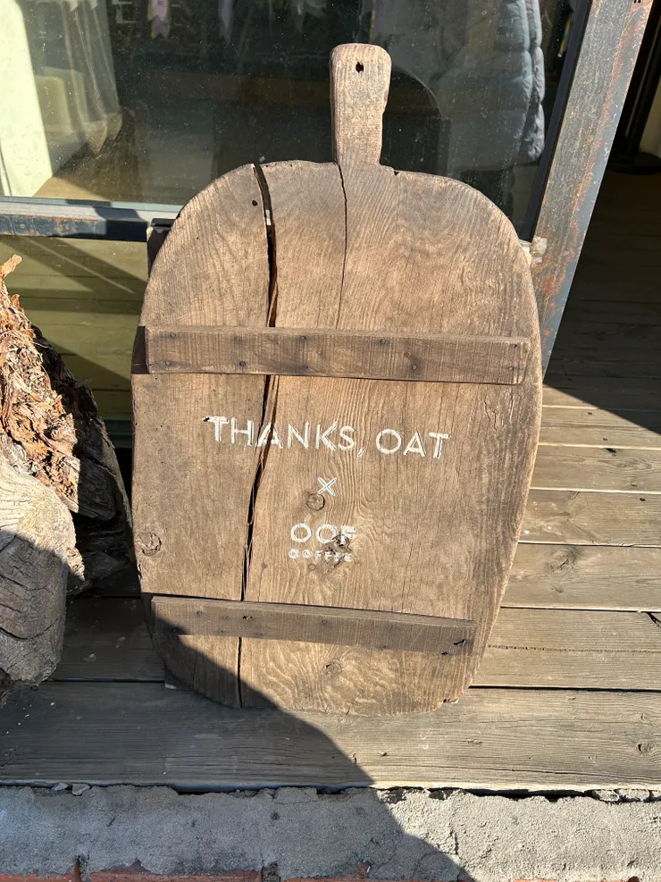 一樓OOF咖啡,二樓THANKS, OAT優格