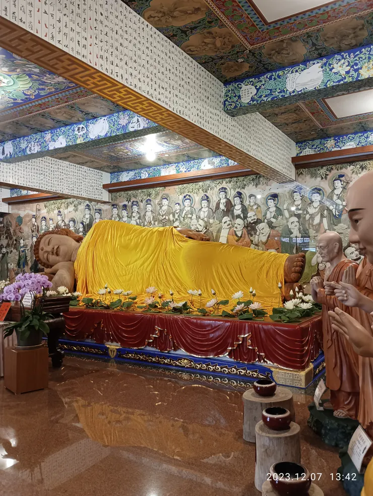 後棟的臥佛，照片自拍