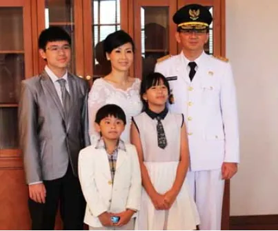 擔任省長時全家福...表面幸福但...
