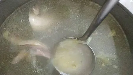 [新北美食]香港冠軍燒臘同時有飲料、湯品、自製品的店家，GO