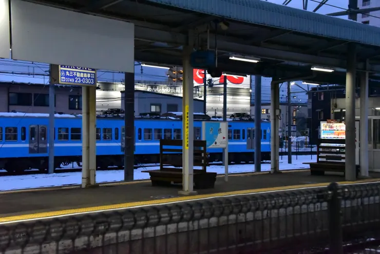 JR 彥根車站旁的地方鐵道: 近江鐵道