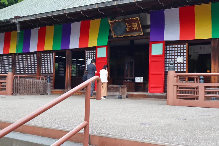 喜多院本堂慈惠堂,供奉慈惠大師、觀世音菩薩與不動明王,以消災解厄聞名。