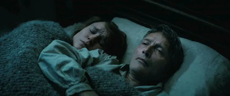 因為利益一致而在一起，最後都對對方付出真心