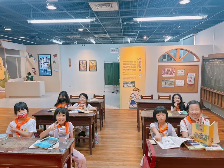 台南市兒童科學館參觀時空旅行主題展:上華蒙特梭利實驗教育機構的AI科技探索之旅