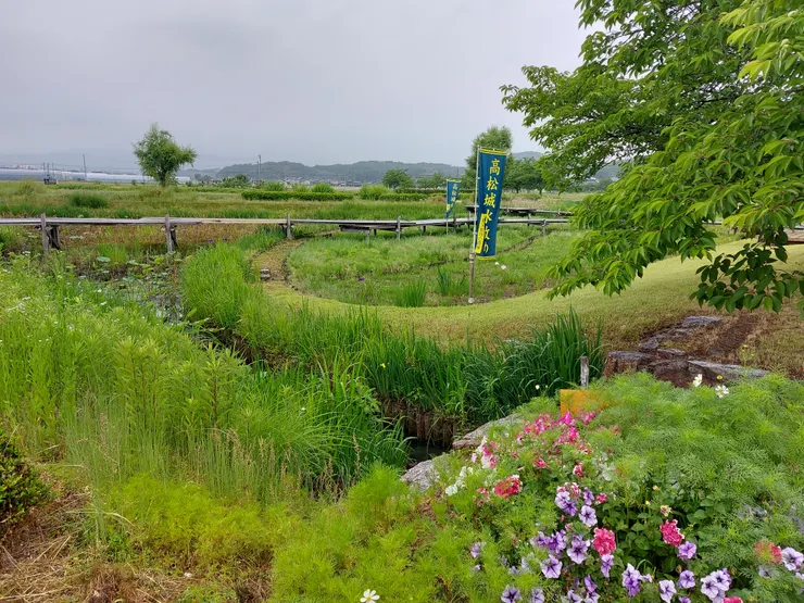水攻淹沒的低地設有棧道