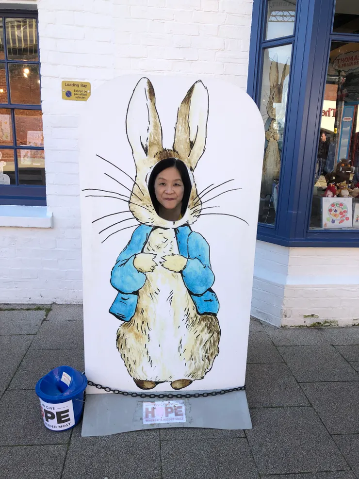 原來莎翁故居也會彼得兔專賣店