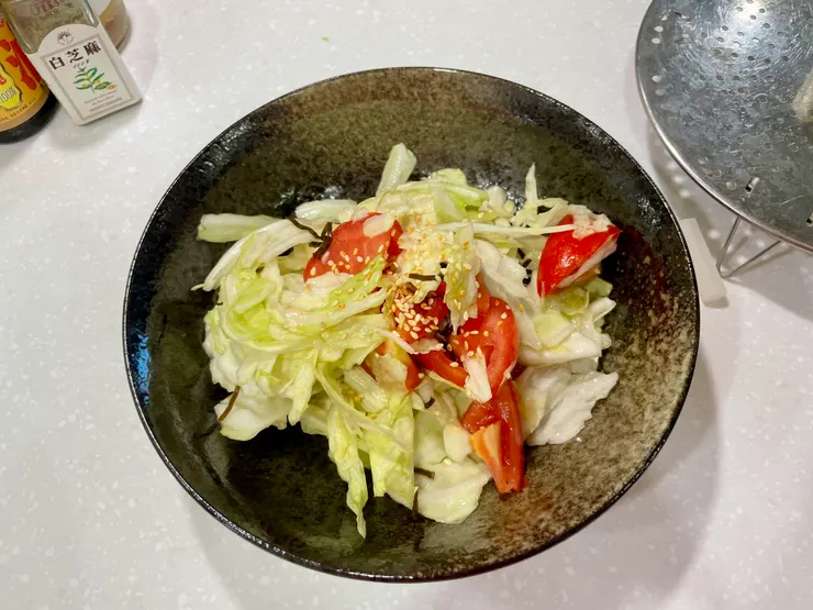 蕃茄鹽昆布拌高麗菜