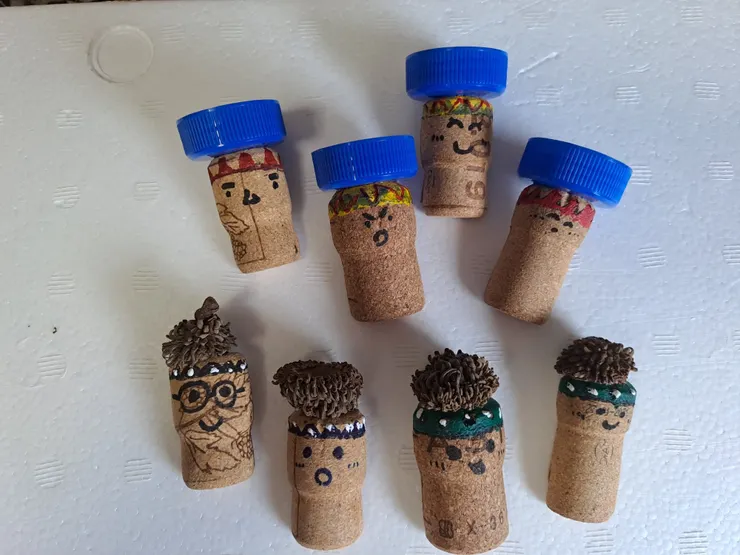 二隊隊員以戴不同帽子區分