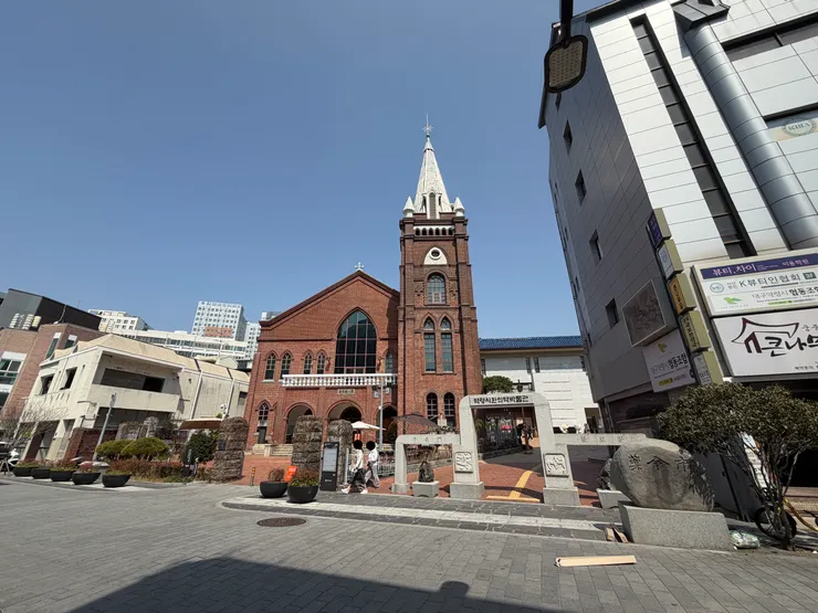 藥令市韓醫藥博物館前的不老門