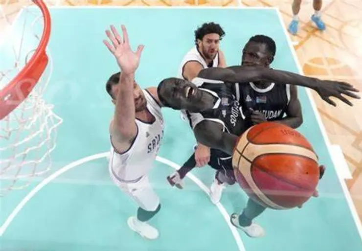 加比爾轉身上籃取分