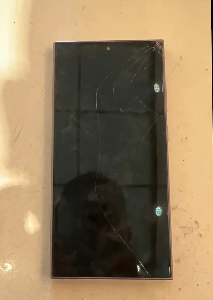 三星手機螢幕玻璃破裂