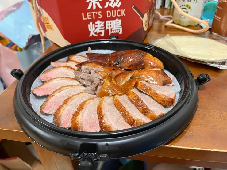 來茲烤鴨的半鴨套餐，今天鴨肉排得好美。