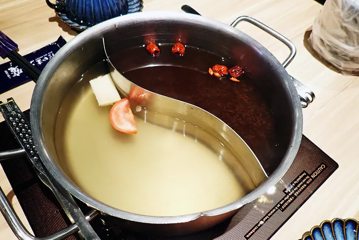  新莊火鍋推薦│大魔大滿足鍋物（新莊店）