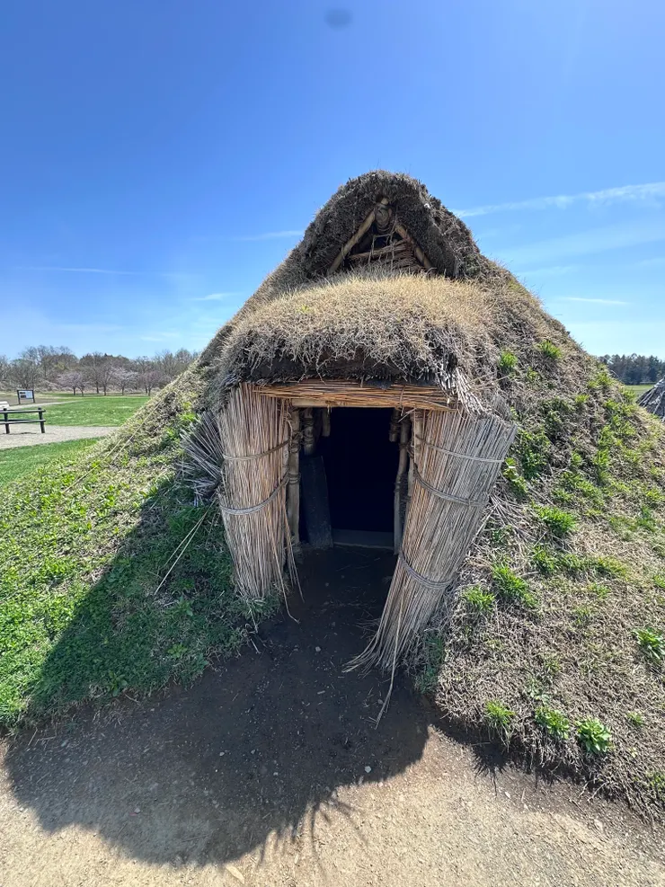 房子外觀。很像哈比人的房子。